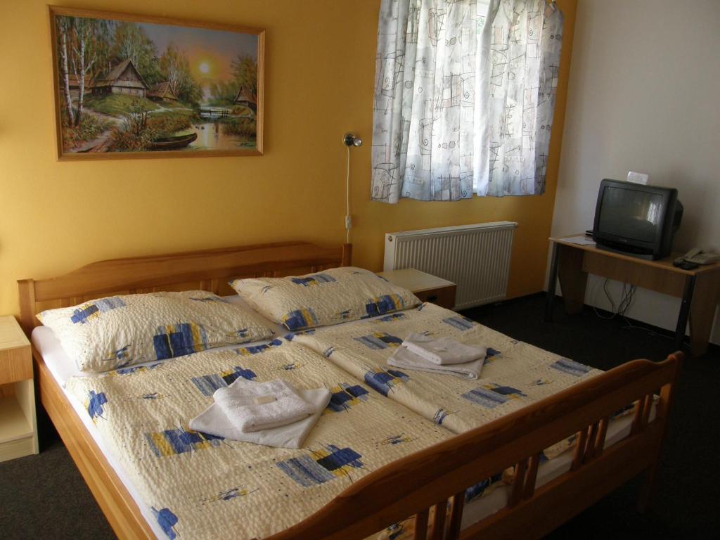 Hotel Filip Ceske Budejovice Room photo