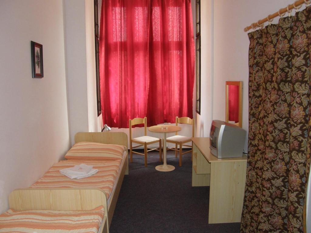 Hotel Filip Ceske Budejovice Room photo