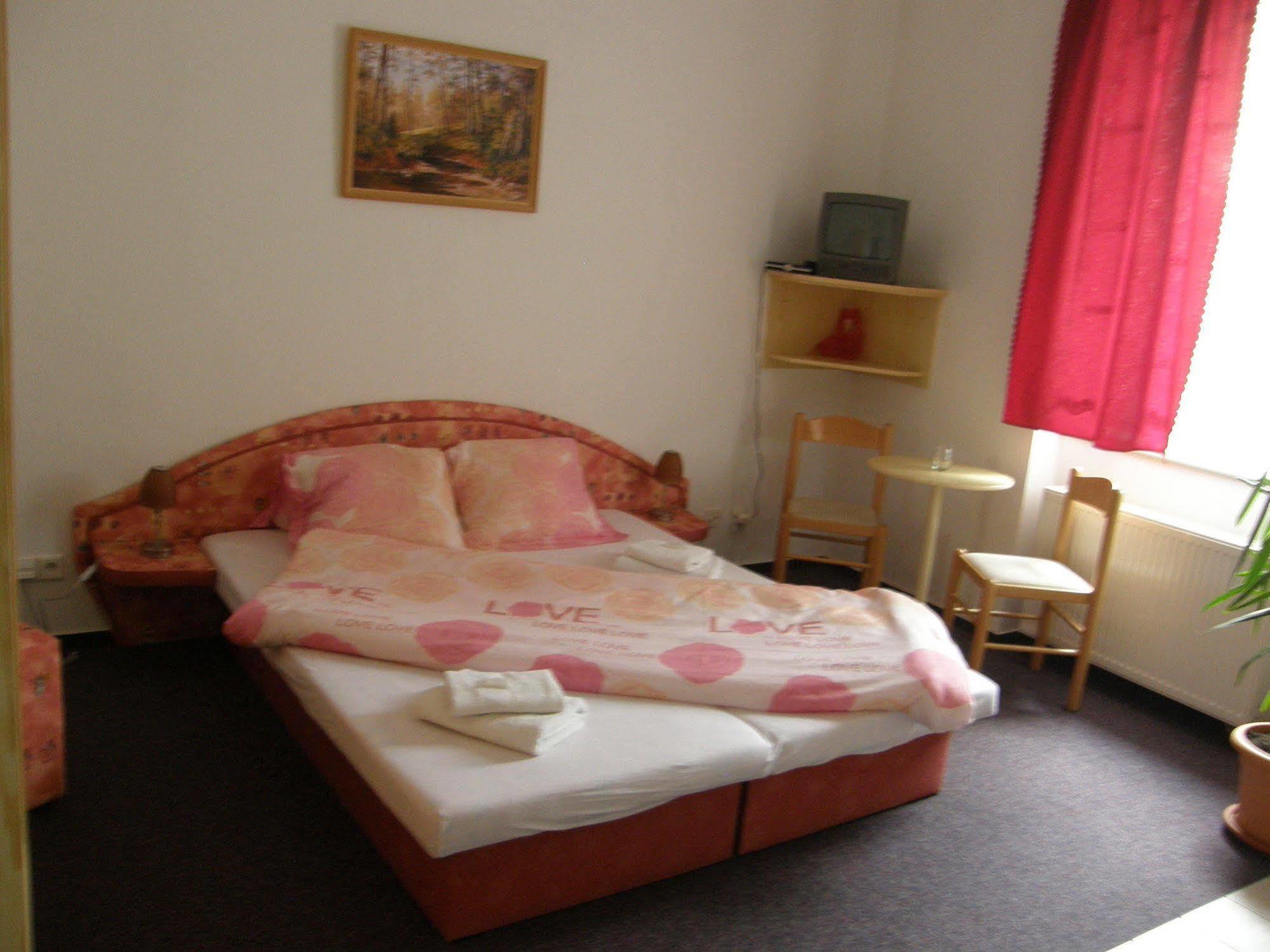 Hotel Filip Ceske Budejovice Exterior photo